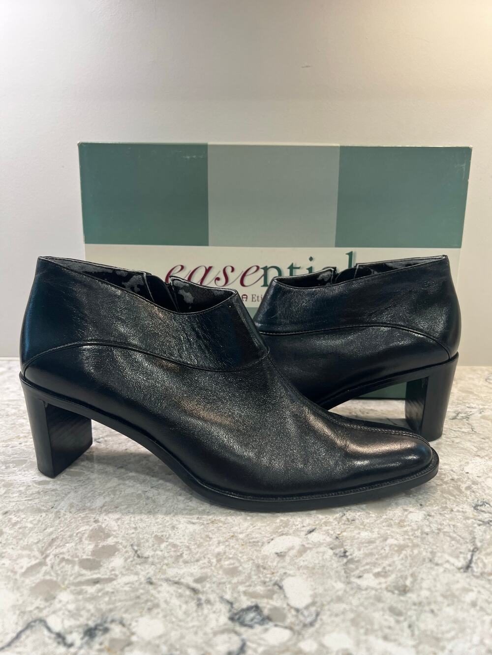 Easentials Etienne Aiger Heeled Leather Booties Round Toe Black Size 8 JL